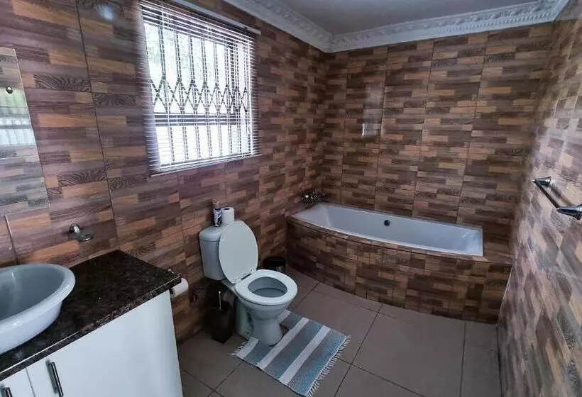 Majatalo Gracious Lodge