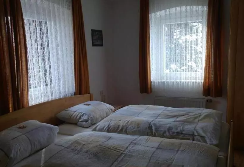 Retkeilymaja Gasthaus Zum Goldenen Roß