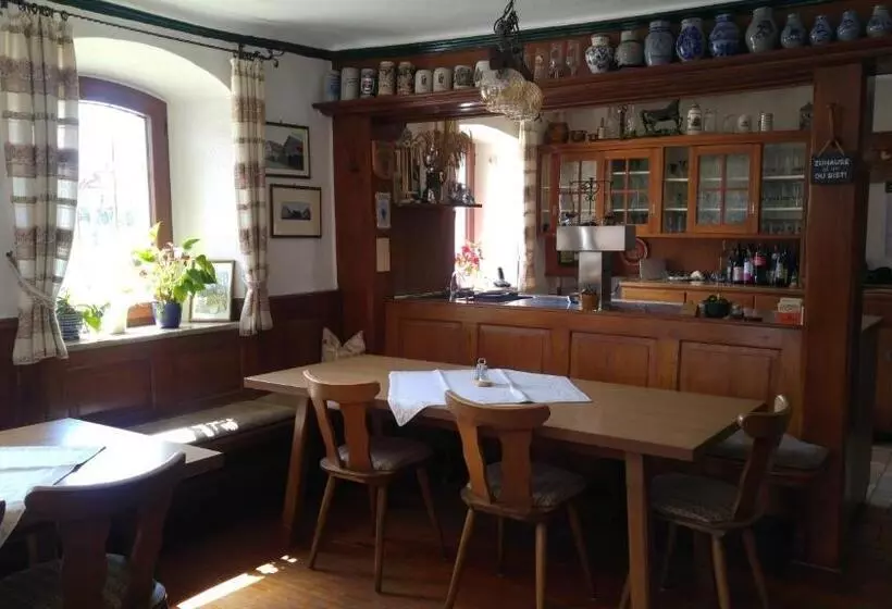 Retkeilymaja Gasthaus Zum Goldenen Roß