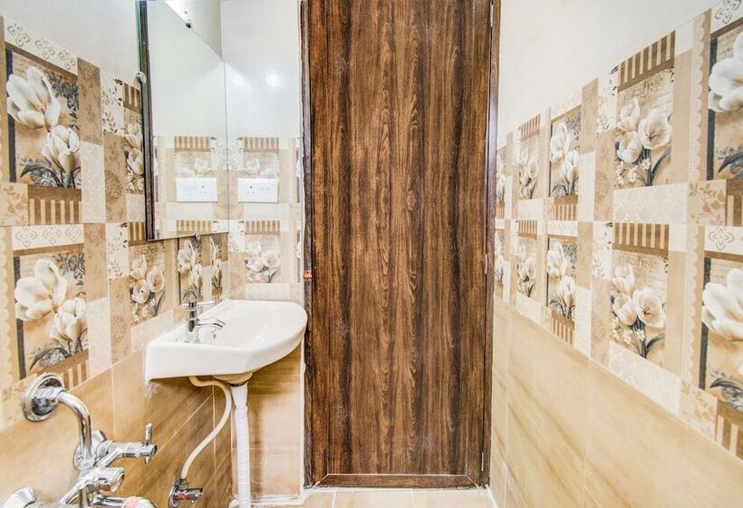 בית מלון כפרי Fabexpress The Grand Renato Suites