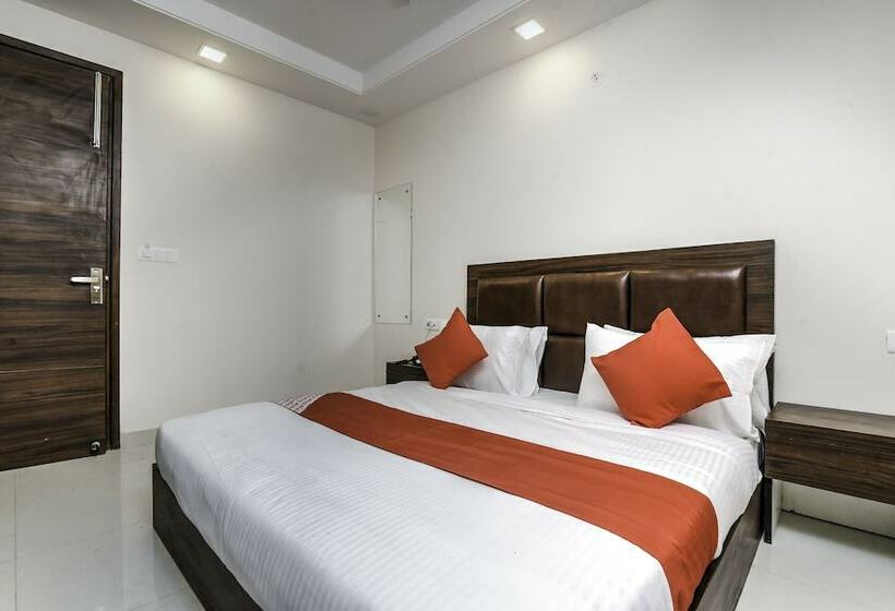 בית מלון כפרי Oyo 24427 Flagship Ilara