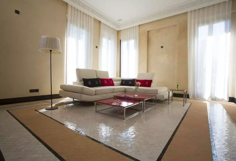 هتل Palais Amaya