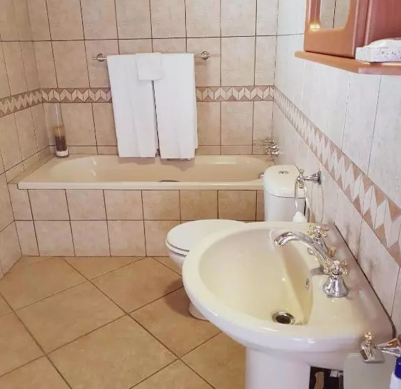 Majatalo Copperstone House