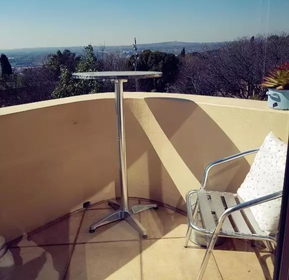 Majatalo Copperstone House