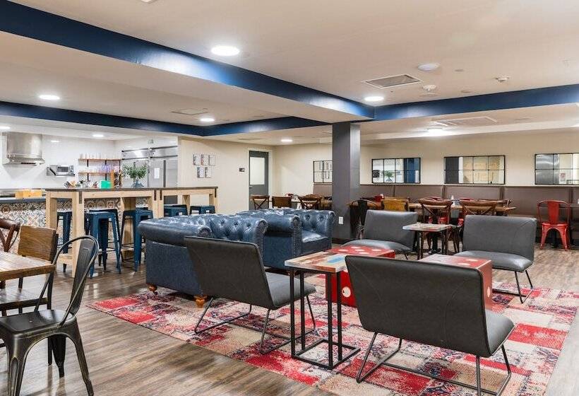 Hi New Orleans Hostel