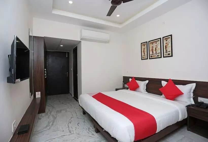 Super Hotel O Tulip Inn