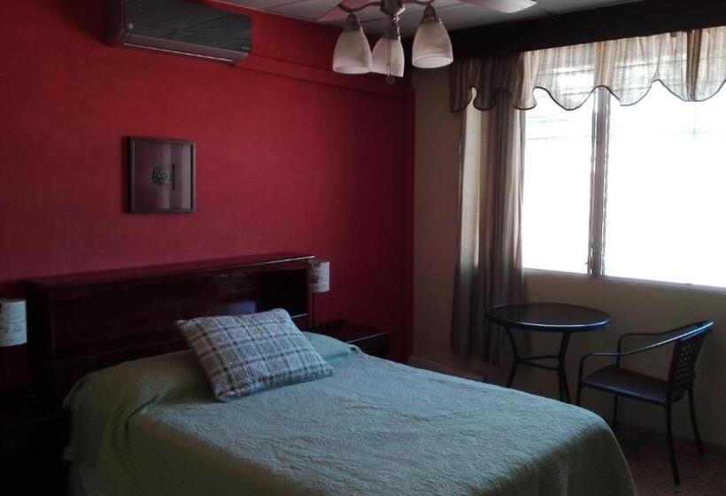 بنسيون Casa San Benito