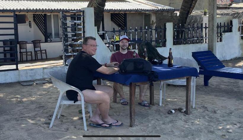 ペンション Winston Sea Front Villa