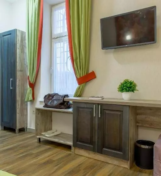 هاستل Mini Hotel Barvy Lvova On Horodotska St