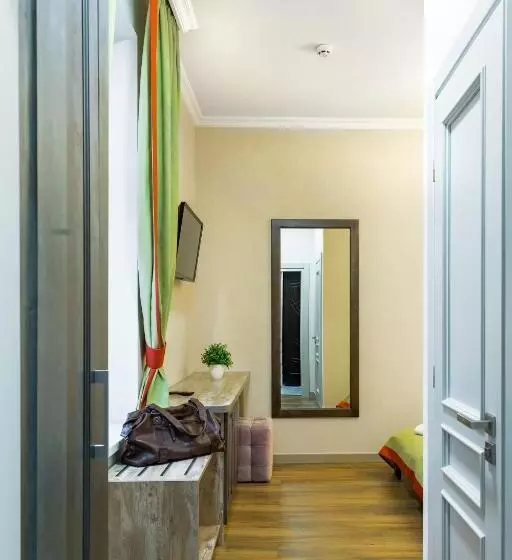 هاستل Mini Hotel Barvy Lvova On Horodotska St