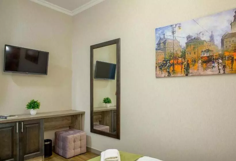 هاستل Mini Hotel Barvy Lvova On Horodotska St