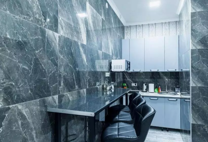 هاستل Mini Hotel Barvy Lvova On Horodotska St