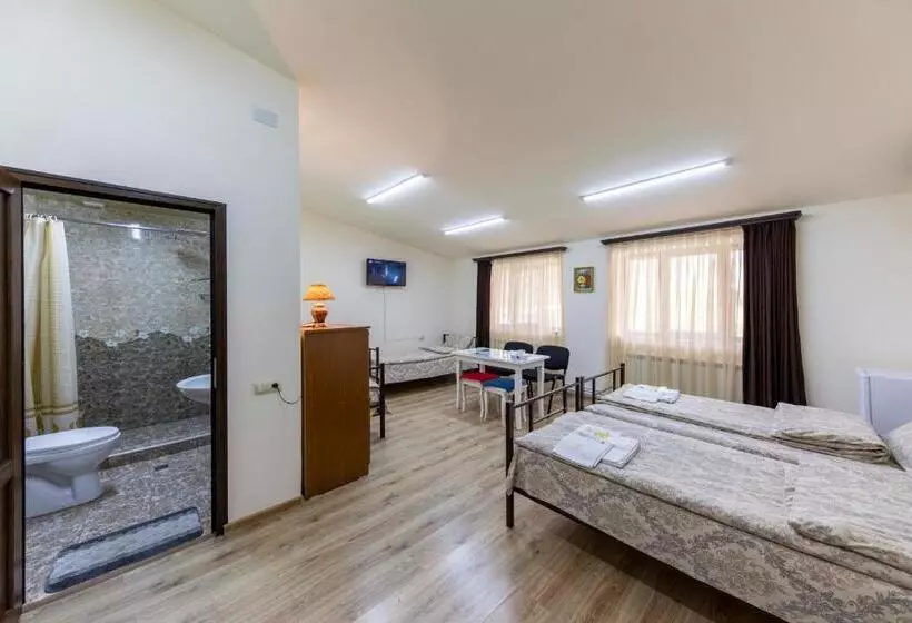 هاستل Tatev Hotel And Tours