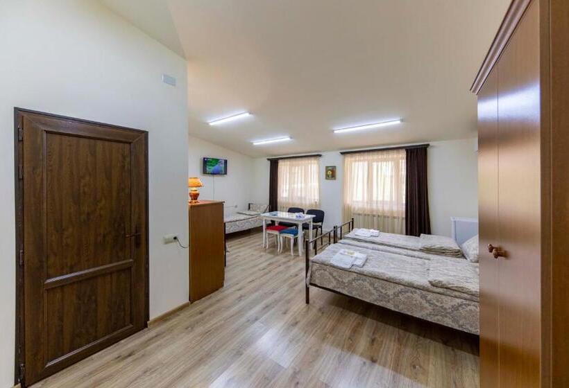 Hostel Tatev Hotel And Tours