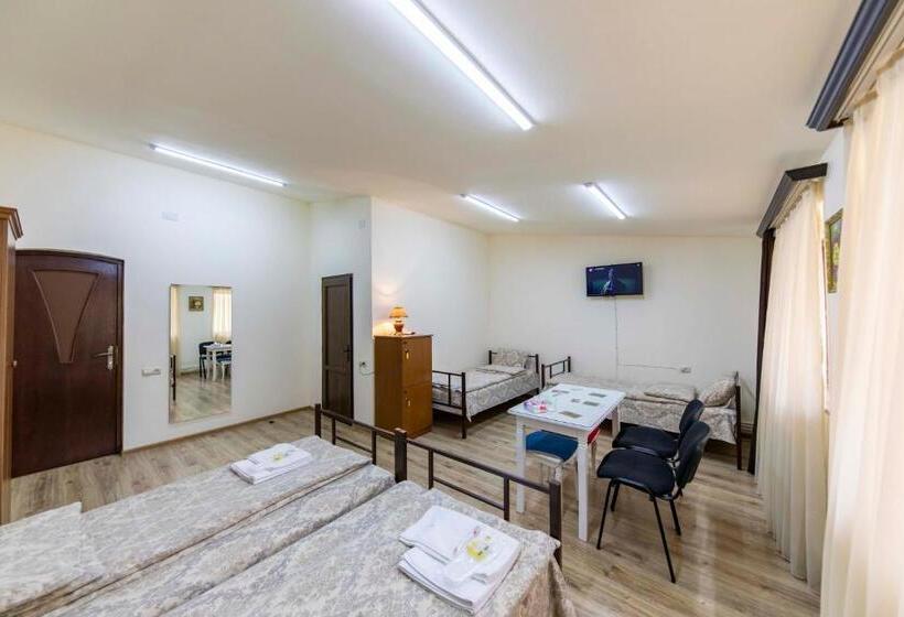 Hostel Tatev Hotel And Tours