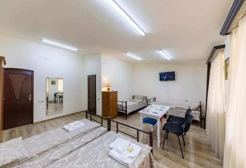 هاستل Tatev Hotel And Tours