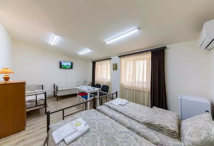 هاستل Tatev Hotel And Tours