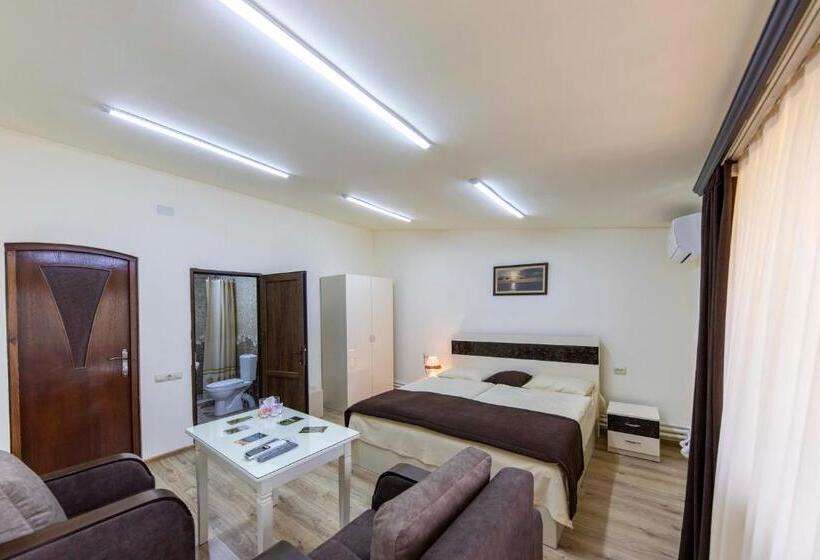 Hostel Tatev Hotel And Tours