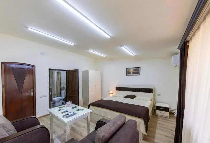 هاستل Tatev Hotel And Tours