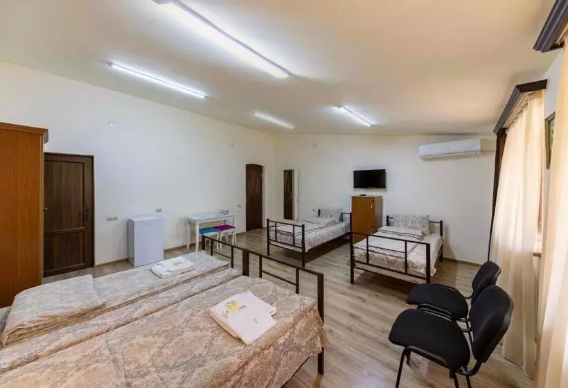 هاستل Tatev Hotel And Tours