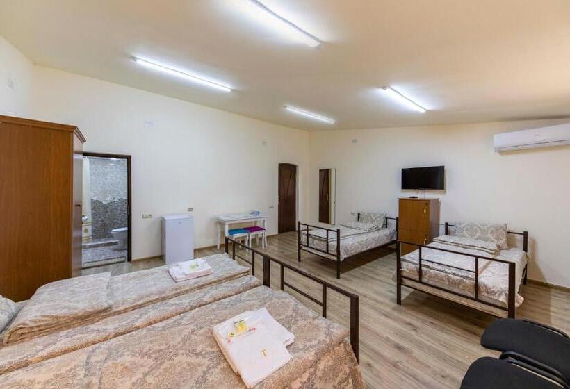 Hostel Tatev Hotel And Tours