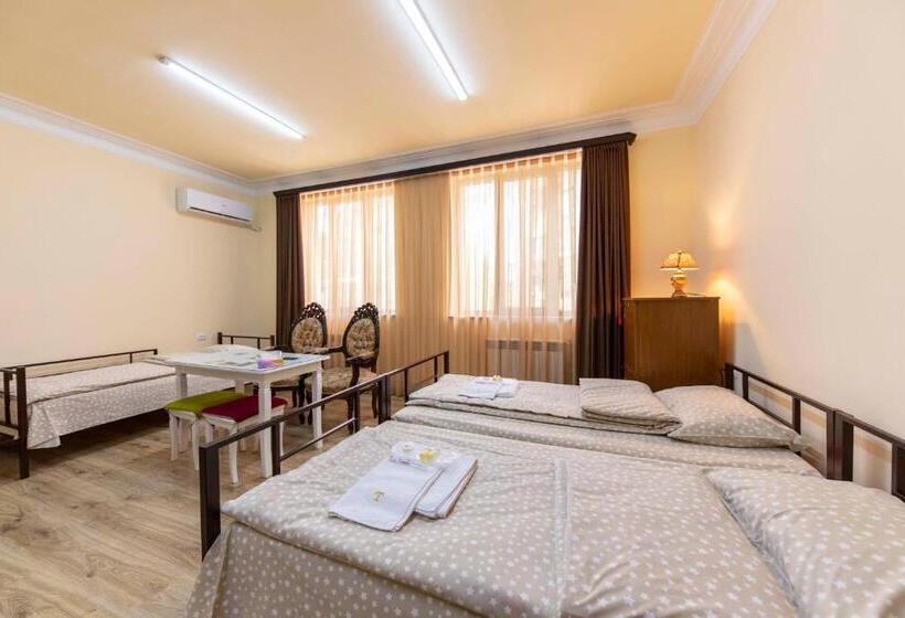 Hostel Tatev Hotel And Tours