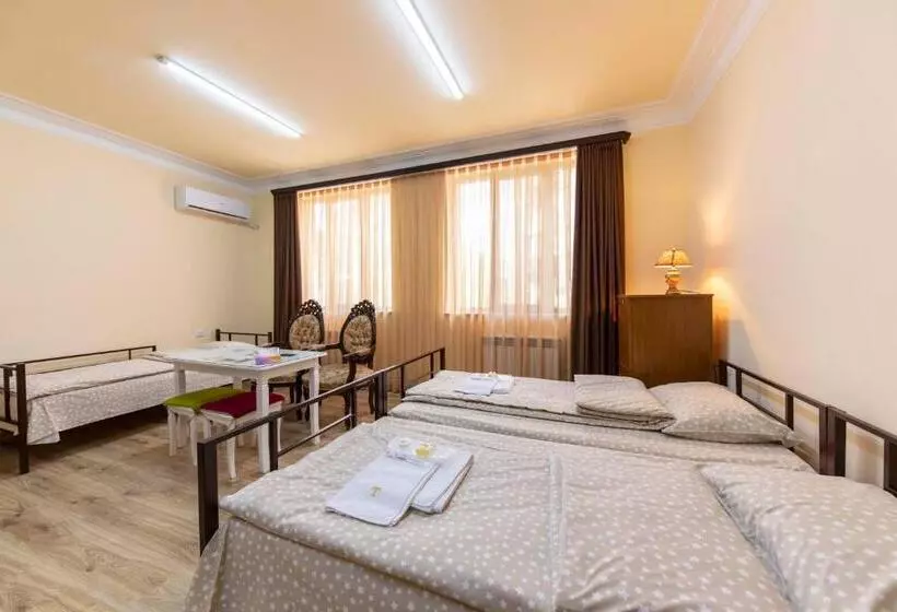 هاستل Tatev Hotel And Tours