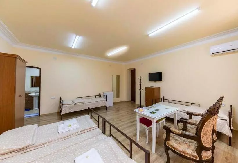 هاستل Tatev Hotel And Tours