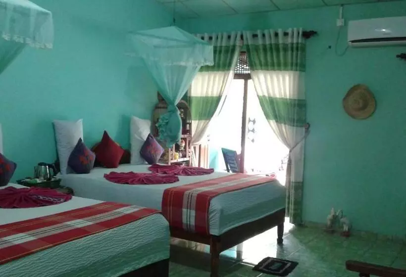 تختخواب و صبحانه Flower Inn