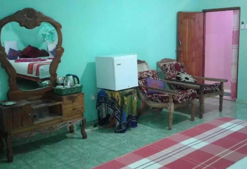 تختخواب و صبحانه Flower Inn