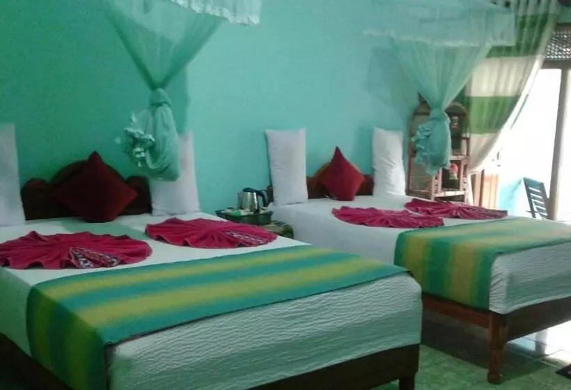 تختخواب و صبحانه Flower Inn