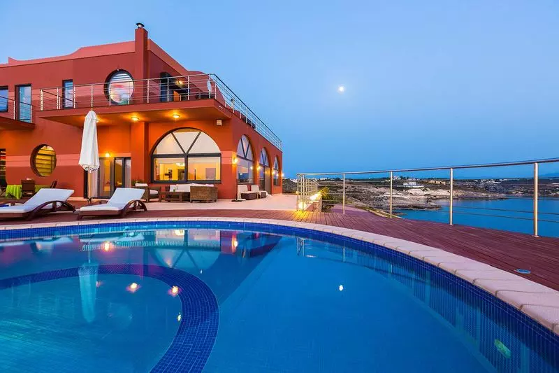 Efzin Villa At Tersanas Near The Beach