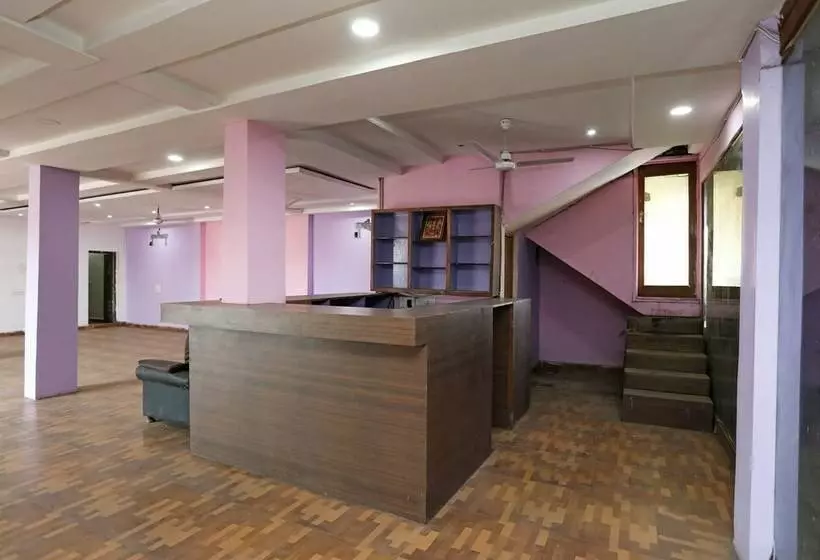 ホテル Oyo 19858 Kanha Palace