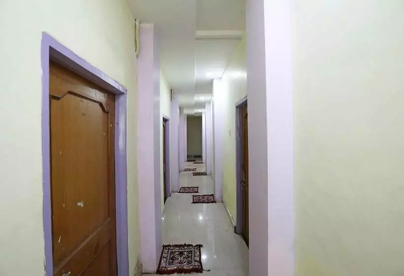 ホテル Oyo 19858 Kanha Palace