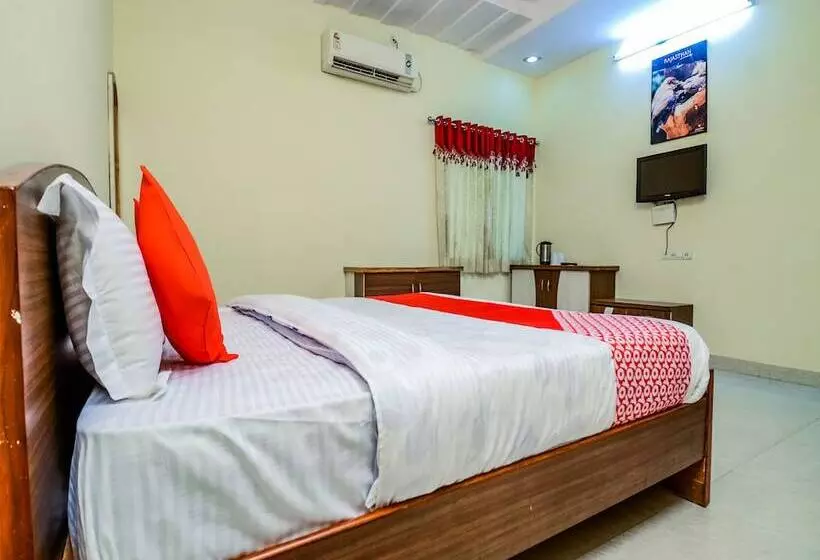 Oyo 18825 Hotel Akshey