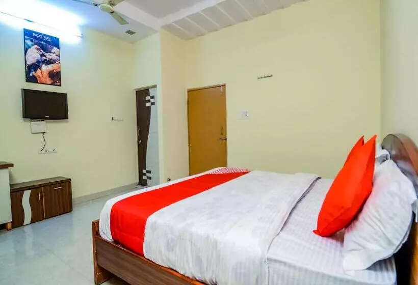 Oyo 18825 Hotel Akshey