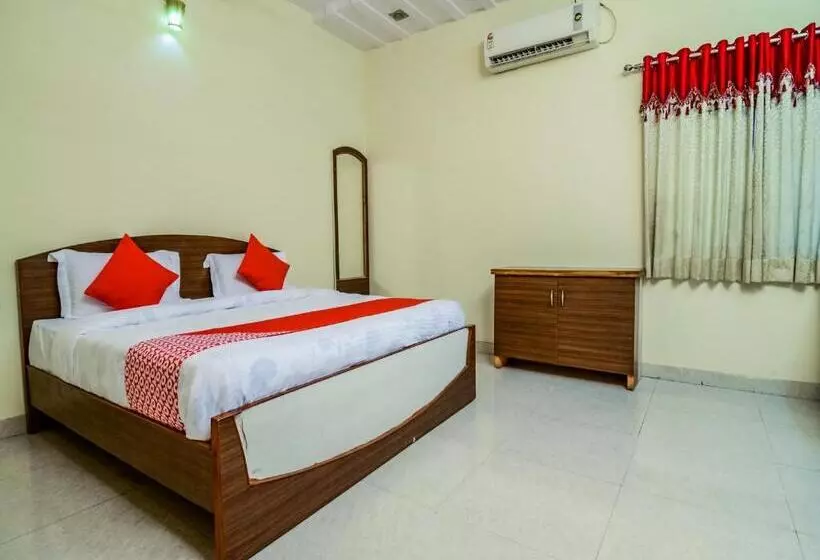 Oyo 18825 Hotel Akshey