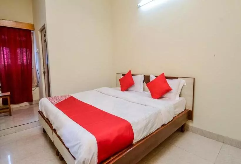 Oyo 18825 Hotel Akshey
