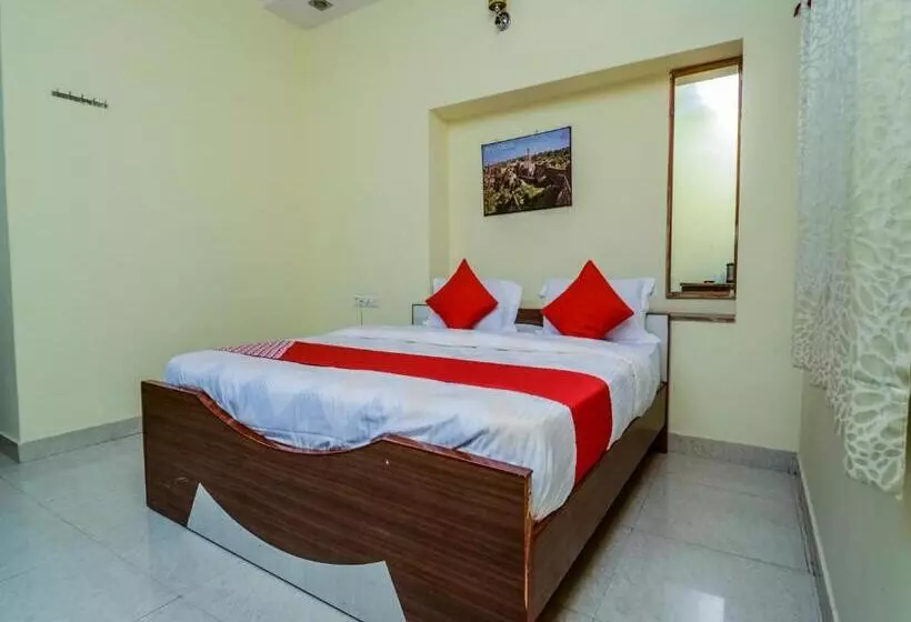 Oyo 18825 Hotel Akshey