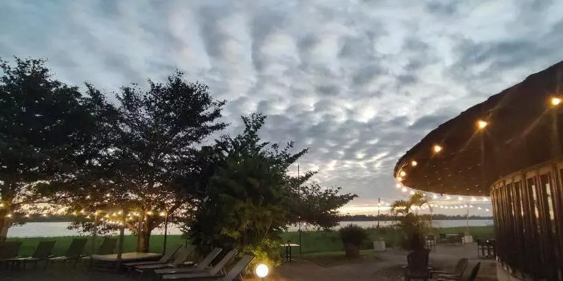 هتل Houttuyn Wellness River Resort