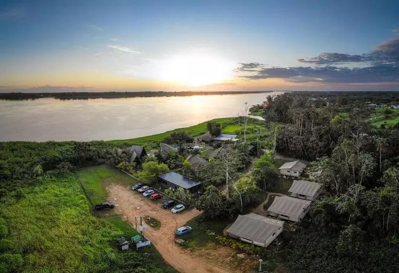 هتل Houttuyn Wellness River Resort