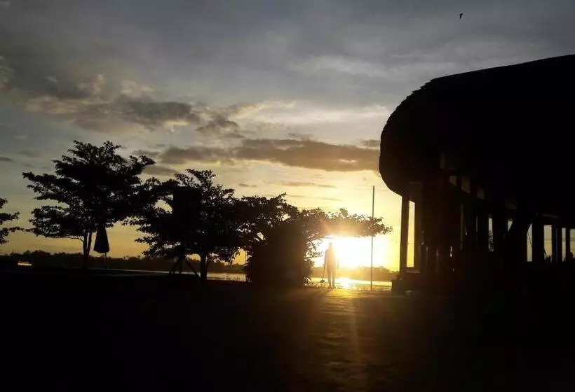 هتل Houttuyn Wellness River Resort