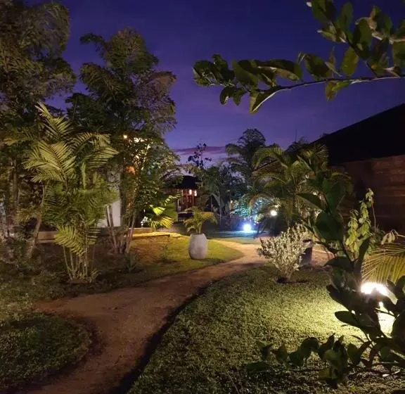 هتل Houttuyn Wellness River Resort