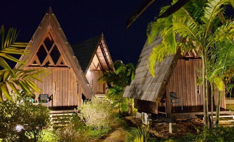 هتل Houttuyn Wellness River Resort