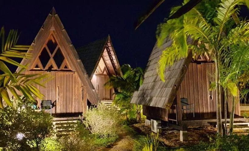 هتل Houttuyn Wellness River Resort