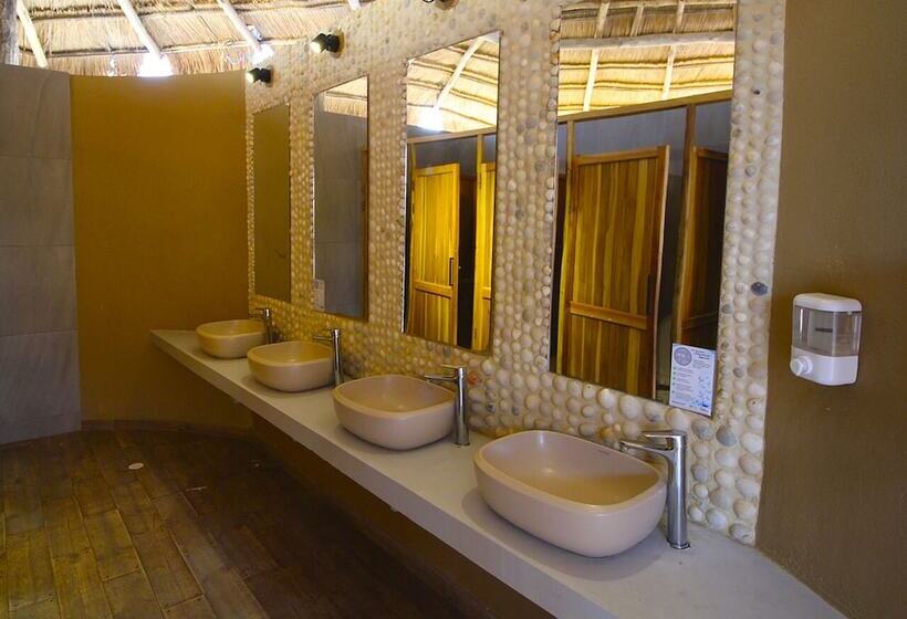 호텔 On Vacation Wayira Beach