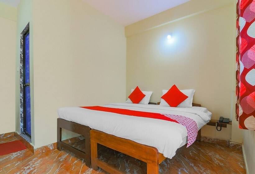 בית מלון כפרי Oyo 22418 Frank Rooms