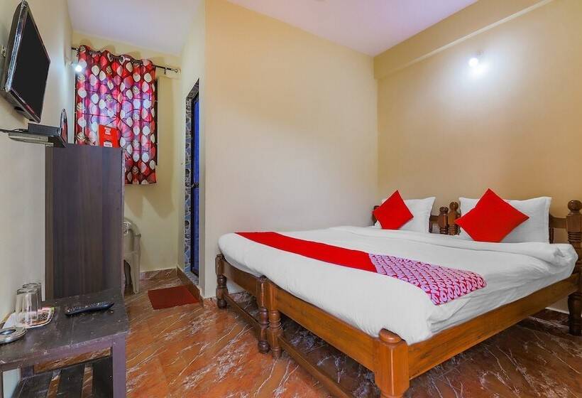 בית מלון כפרי Oyo 22418 Frank Rooms