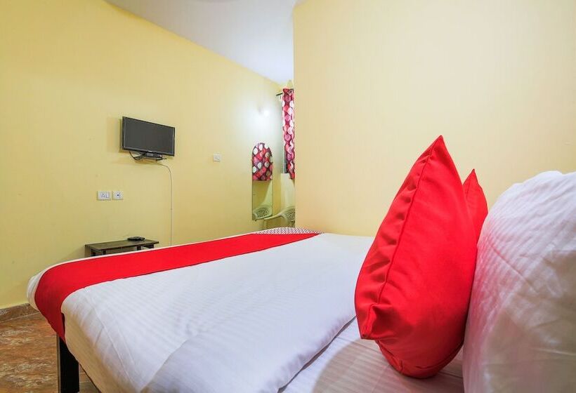 בית מלון כפרי Oyo 22418 Frank Rooms