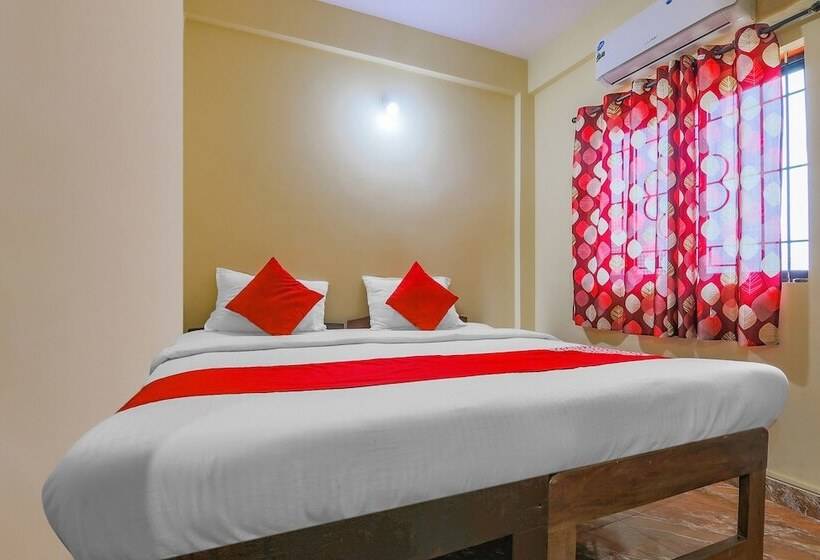 בית מלון כפרי Oyo 22418 Frank Rooms